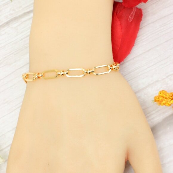 "Trendy Handmade Bracelet – A Thoughtful Gift for Girls & Women | UNVRC1539 - Picture 10 of 10